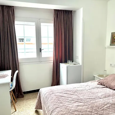 Pensión Escondite Con Terraza Compartida En La Azotea *