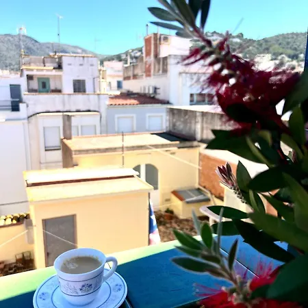 Pensión Escondite Con Terraza Compartida En La Azotea Rosas