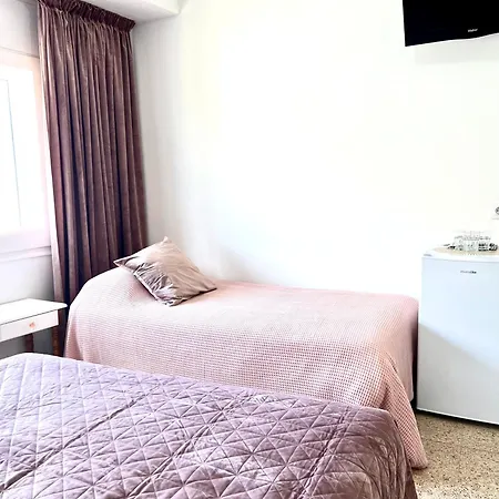 Escondite Con Terraza Compartida En La Azotea Pensión Rosas