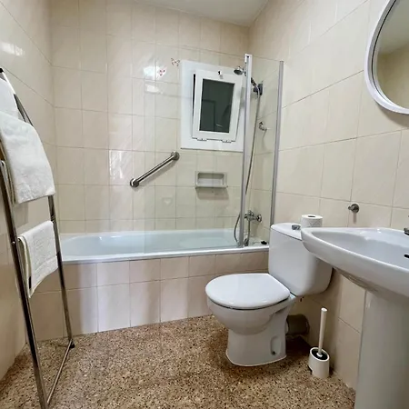 Escondite Con Terraza Compartida En La Azotea Rosas