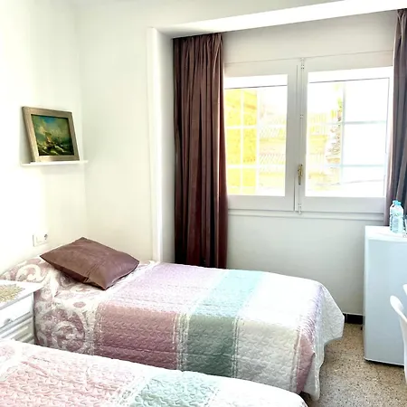 Escondite Con Terraza Compartida En La Azotea 3* Roses