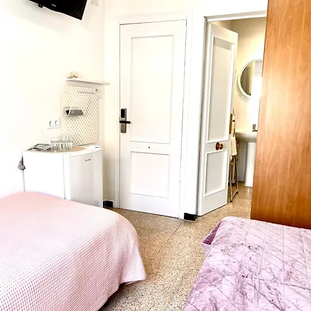 Escondite Con Terraza Compartida En La Azotea 3* Roses
