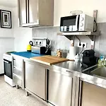 Escondite Con Terraza Compartida En La Azotea