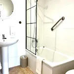 Escondite Con Terraza Compartida En La Azotea 3*