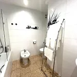 Escondite Con Terraza Compartida En La Azotea