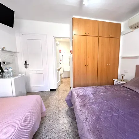 בית הארחה Escondite Con Terraza Compartida En La Azotea רוזס
